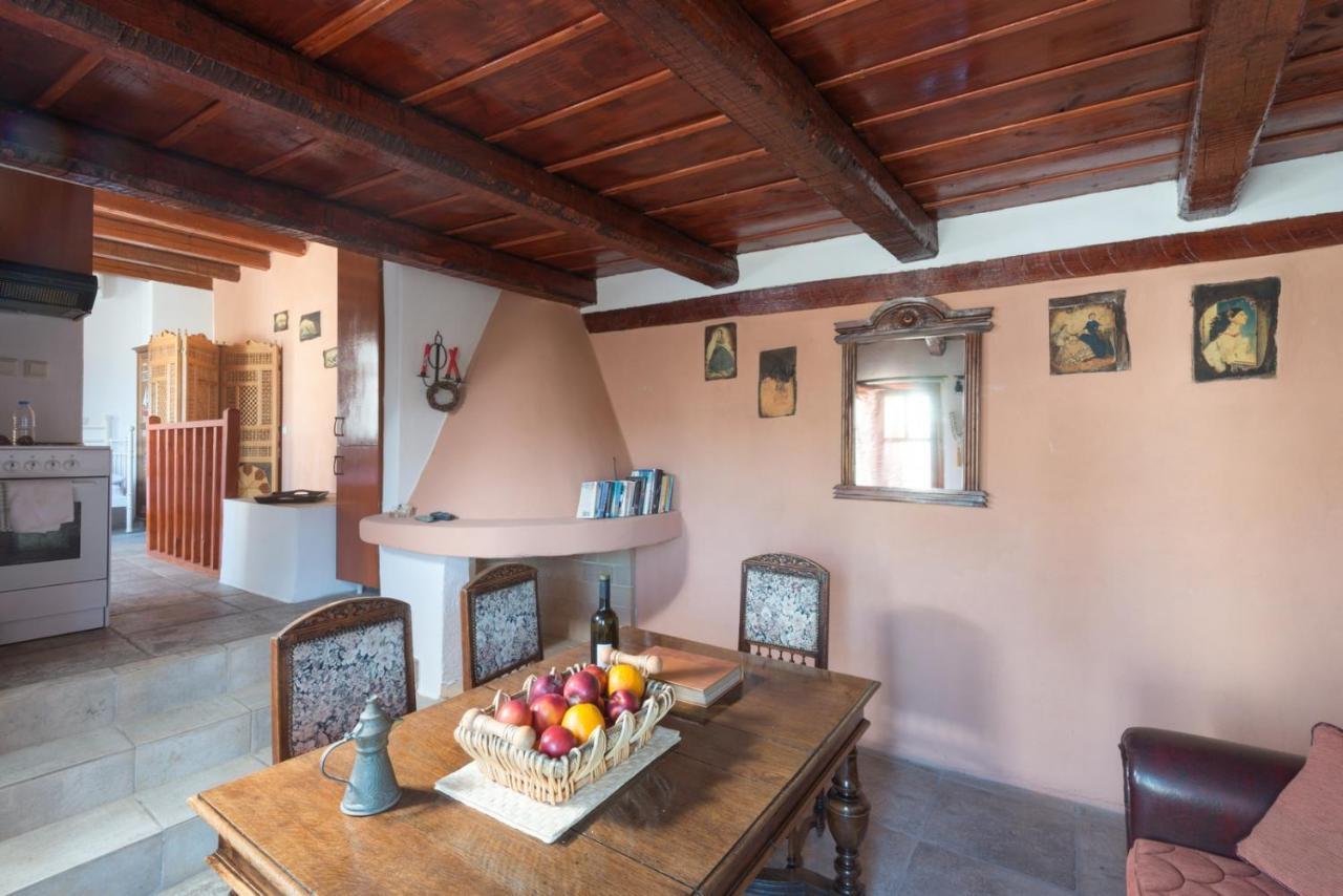 Almond Tree - Elounda Traditional Homes Of Crete Vrouhas