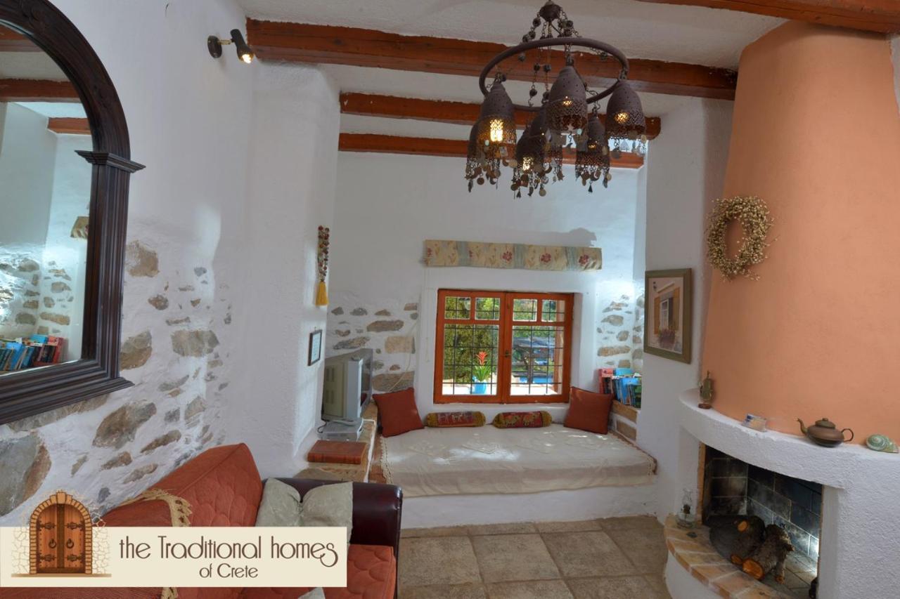 Almond Tree Private Pool, Sea Views & Birds In A Relaxing Authentic Cretan Escape Vrouhas