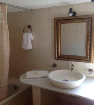 Almond Tree Private Pool, Sea Views & Birds In A Relaxing Authentic Cretan Escape Vrouhas