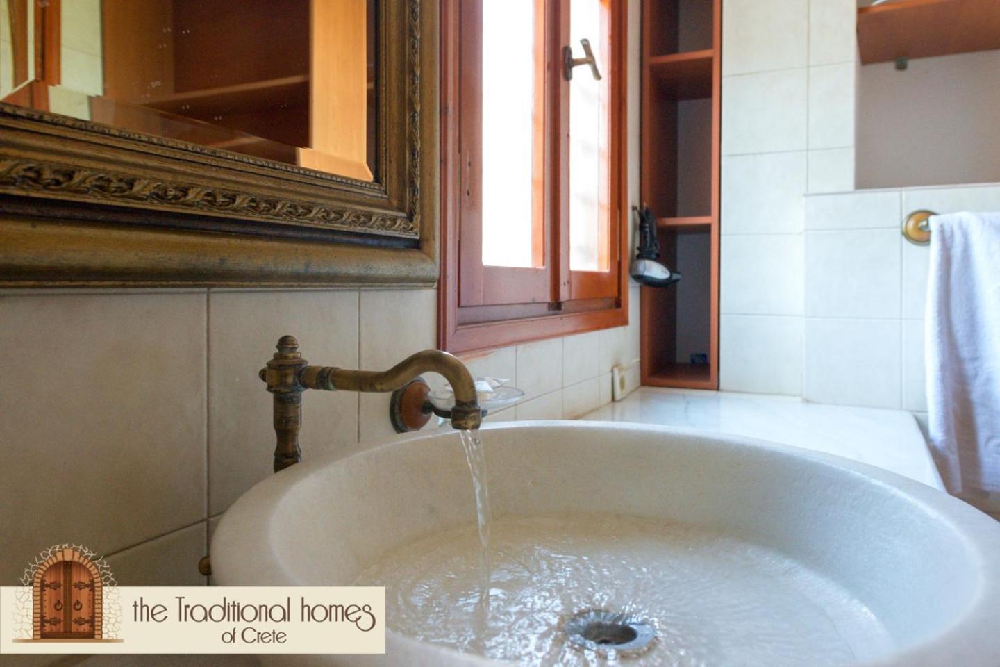 Villa Almond Tree Private Pool, Sea Views & Birds In A Relaxing Authentic Cretan Escape *